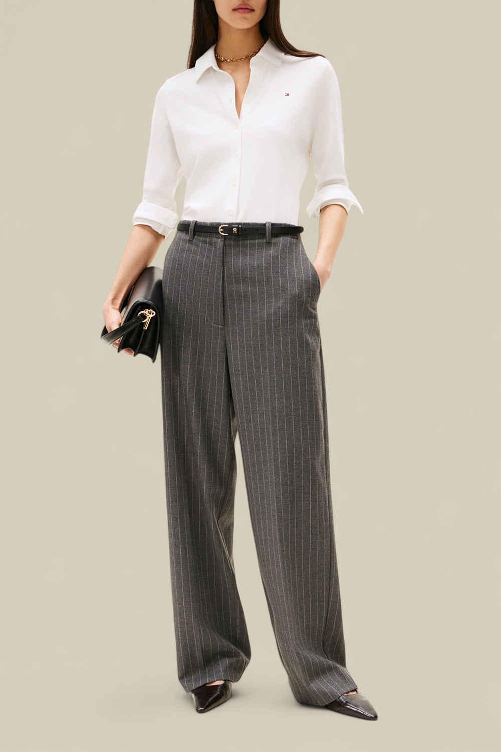 תמונת כל הלוק של חולצת כפתורים 1985 סלים פיט